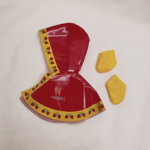 3for$30 Vintage Strawberry Shortcake rain coat jacket & booties 80s doll clothes - Picture 2 of 3